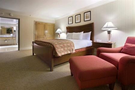 фото отеля Hilton Orange County / Costa Mesa