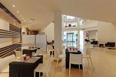 фото отеля Tryp Ceuta
