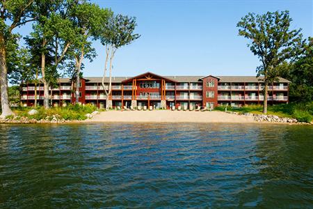 фото отеля BEST WESTERN PREMIER The Lodge on Lake Detroit