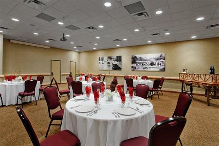 фото отеля BEST WESTERN PREMIER The Lodge on Lake Detroit