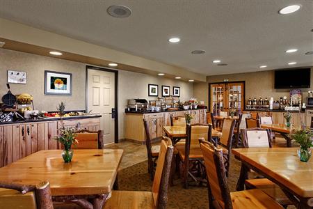 фото отеля BEST WESTERN PREMIER The Lodge on Lake Detroit
