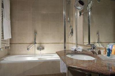 фото отеля Hotel Raffaello Milan