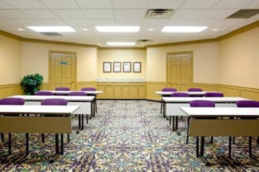 фото отеля Staybridge Suites Schaumburg