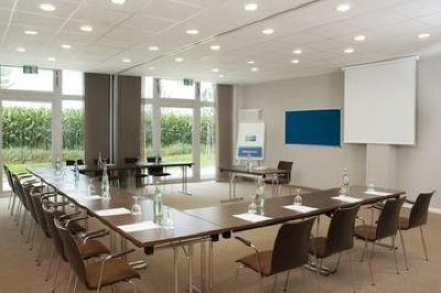 фото отеля Holiday Inn Express Munich Airport Oberding