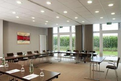 фото отеля Holiday Inn Express Munich Airport Oberding