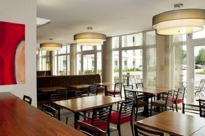 фото отеля Holiday Inn Express Munich Airport Oberding