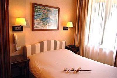 фото отеля Hotel Les Ajoncs d'Or