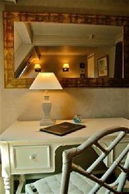 фото отеля Hotel Les Ajoncs d'Or