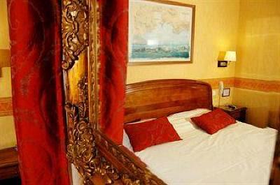 фото отеля Hotel Les Ajoncs d'Or