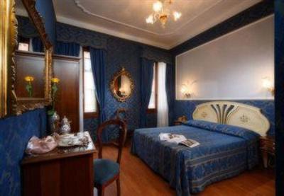 фото отеля Hotel Alle Guglie Venice