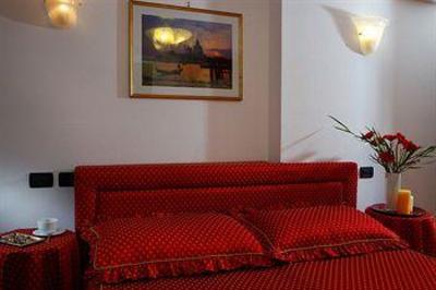 фото отеля Hotel Alle Guglie Venice