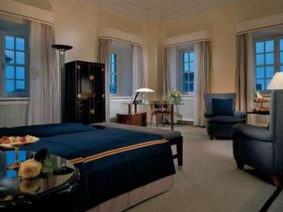 фото отеля Hotel Taschenbergpalais Kempinski