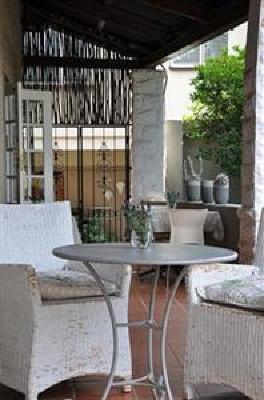 фото отеля Ginnegaap Guesthouse