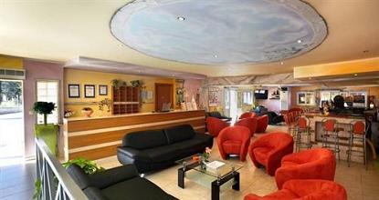 фото отеля Marietta Hotel Apartments