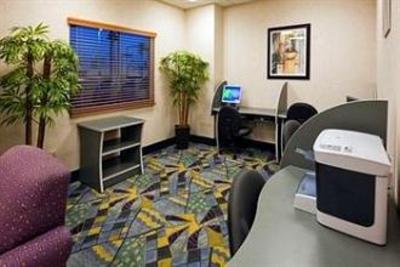 фото отеля Holiday Inn Express Hotel & Suites Toluca Zona Aeropuerto