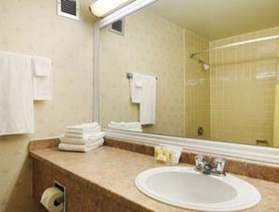 фото отеля Days Inn and Conference Centre Timmins