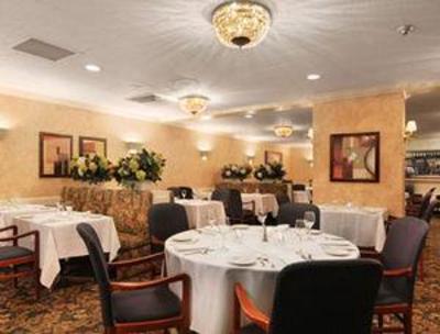 фото отеля Days Inn and Conference Centre Timmins