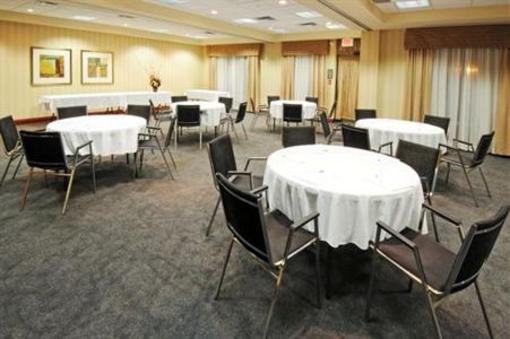 фото отеля Holiday Inn Express Hotel & Suites Brampton