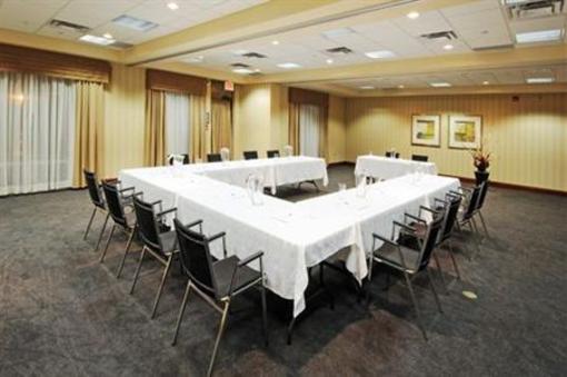 фото отеля Holiday Inn Express Hotel & Suites Brampton
