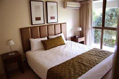 фото отеля Gemini Court Holiday Apartments