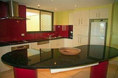 фото отеля Gemini Court Holiday Apartments