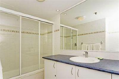 фото отеля Gemini Court Holiday Apartments