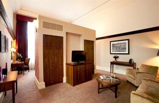 фото отеля Cedar Court Grand Hotel & Spa