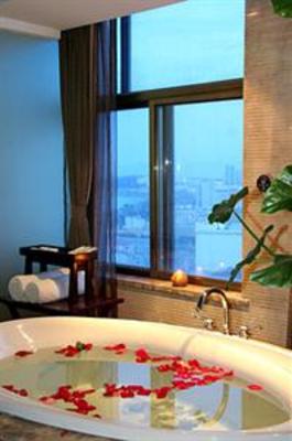 фото отеля The Center Hotel Weihai