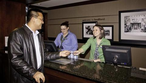 фото отеля Hampton Inn Bedford - Burlington