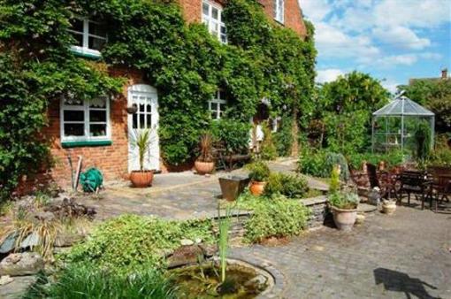 фото отеля Old Ivy House Bed & Breakfast