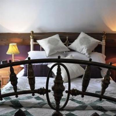 фото отеля Old Ivy House Bed & Breakfast