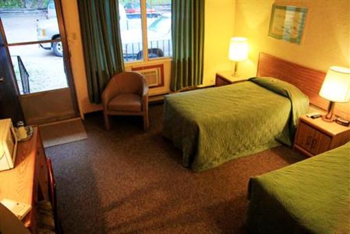 фото отеля Birchwood Motor Hotel