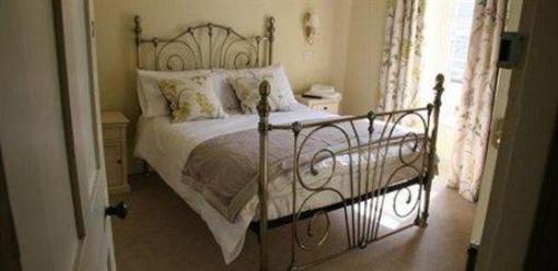 фото отеля The Saracens Head Hotel Highworth