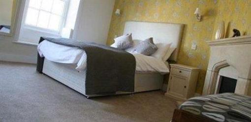 фото отеля The Saracens Head Hotel Highworth