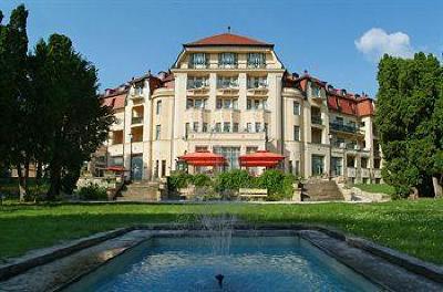 фото отеля Danubius Health Spa Resort Thermia Palace