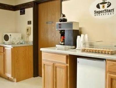 фото отеля Super 8 Plankinton