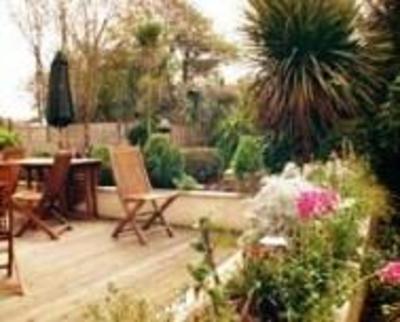 фото отеля Tudor Court Bed & Breakfast Falmouth