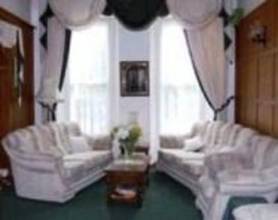 фото отеля Tudor Court Bed & Breakfast Falmouth