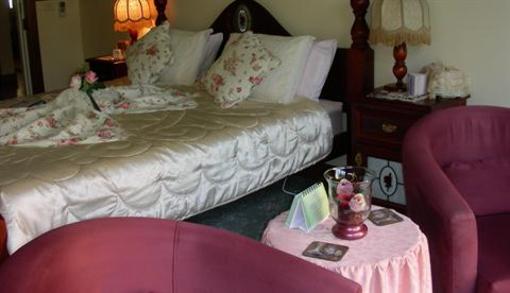 фото отеля Best's Riverbed & Breakfast