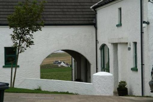фото отеля Ballylinny Holiday Cottages