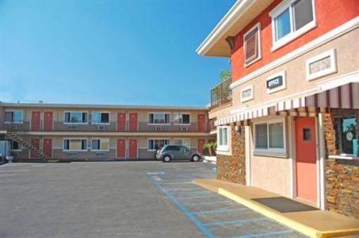 фото отеля Friendly Hills Inn
