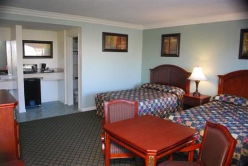 фото отеля Friendly Hills Inn