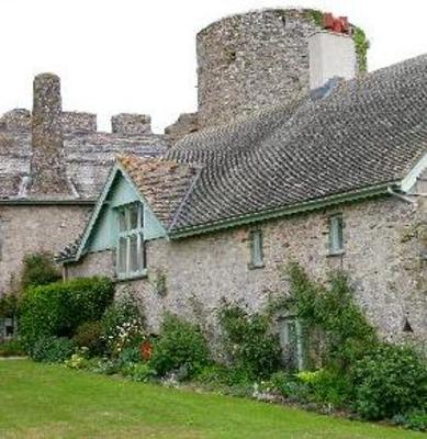 фото отеля Castle Cottages Manorbier Tenby