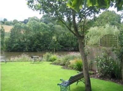 фото отеля Ty Castell Guest House Carmarthen