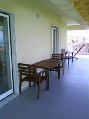 фото отеля Ericeira Surf Hostel