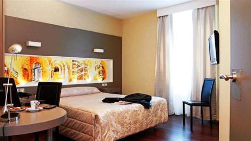 фото отеля Hotel De La Cloche Dole
