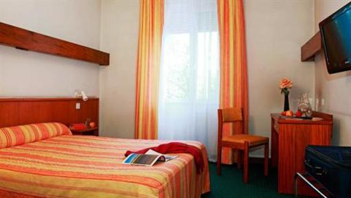 фото отеля Hotel De La Cloche Dole