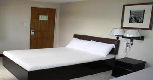 фото отеля 1st Avenue Hotel