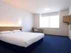 фото отеля Travelodge Macclesfield Central