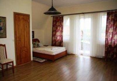 фото отеля Holiday Village Apartments
